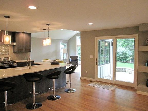 2nd image of 6019 Reinhardt Dr