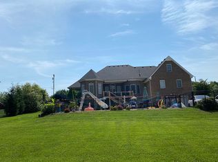 1294 Seymour Dr, Pleasant View, TN 37146