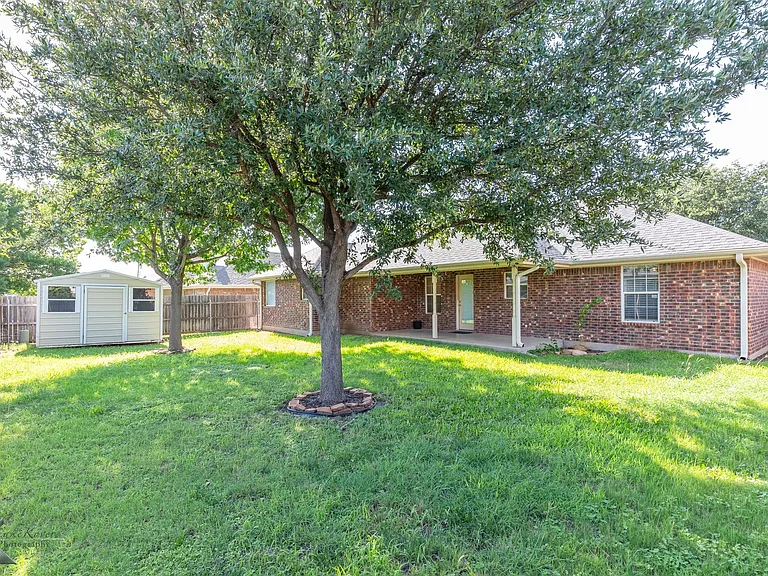 2109 Old Ironsides Rd — Photo 17