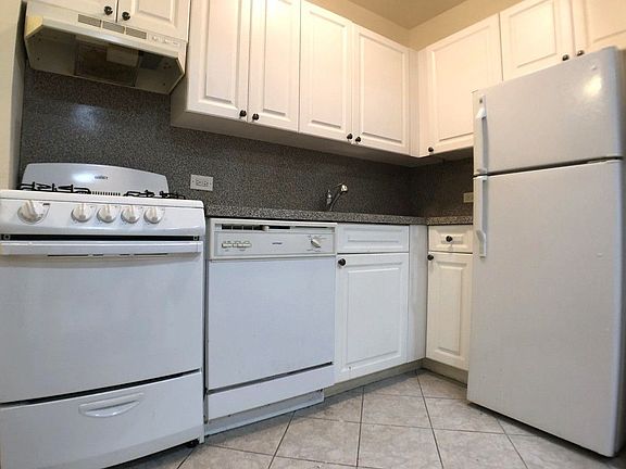 2nd image of 355 W 51st St #322