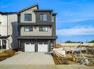 1423 9th St NW, Edmonton, AB T6T 2V3