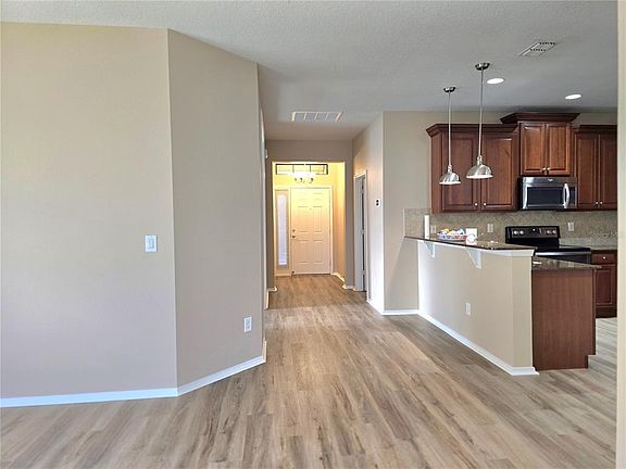 4th image of 5646 Sunset Falls Dr