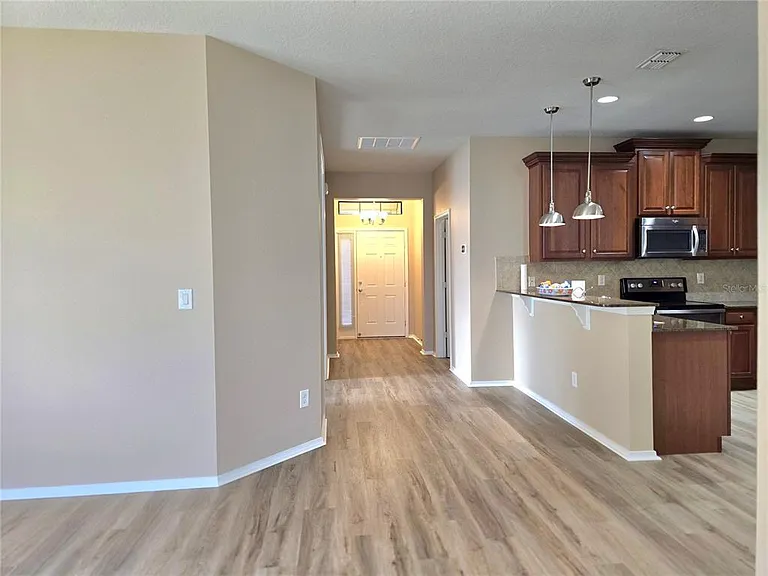 5646 Sunset Falls Dr — Photo 4
