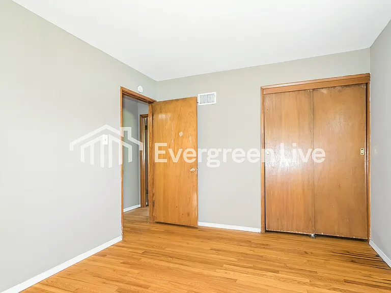 1820 Clover Ln — Photo 13