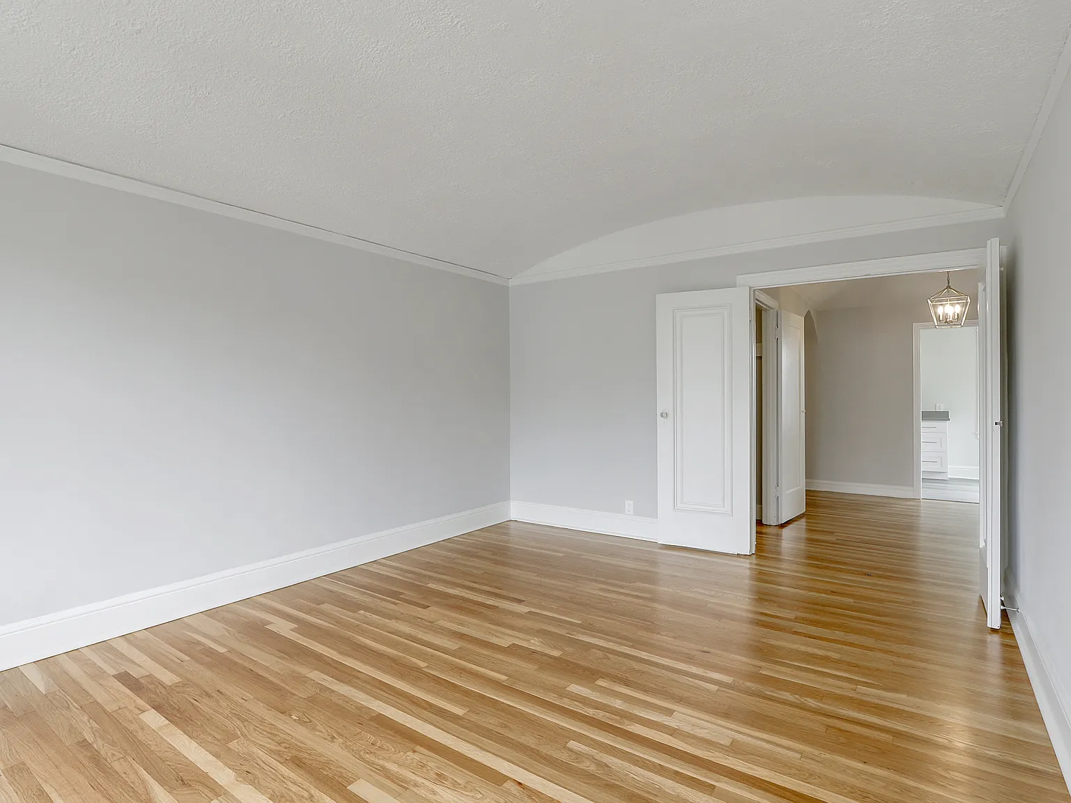 1 bed, $5,895 — Photo 2