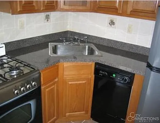 Rented by City Connections Realty | media 17