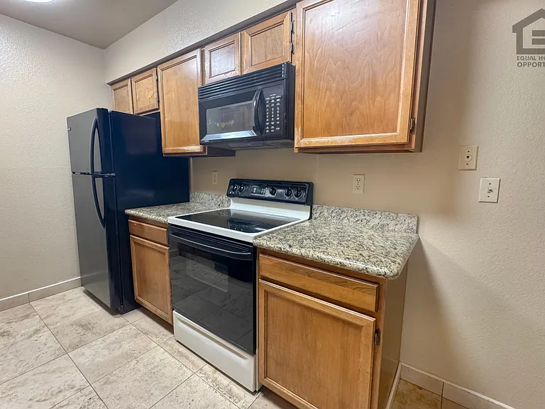10610 S 48th St #1100 — Photo 15
