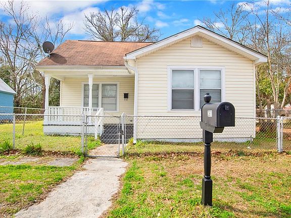 2nd image of 261 Gaston St