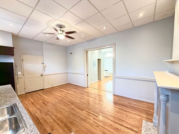 4th image of 423 S Main St APT F