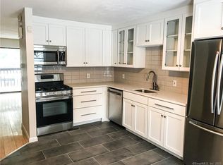 314 Knapps Hwy #314, Fairfield, CT 06825