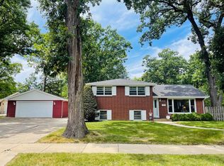 2536 Walnut St, Waukegan, IL 60087