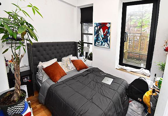 5th image of 177 Orchard St #A
