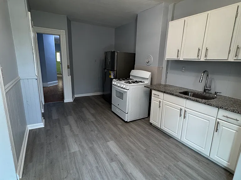 240 Madison Ave #1R — Photo 21