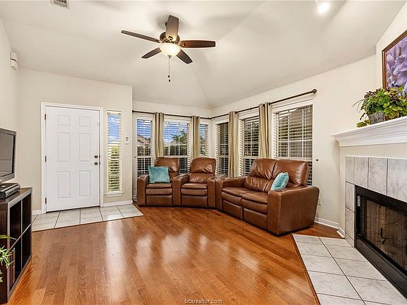 2nd image of 3741 Marielene Cir