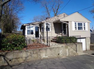 9 Pine Ridge Rd, Weymouth, MA 02189