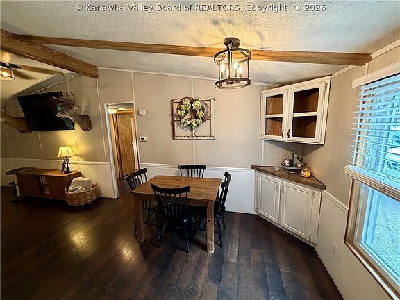 5th image of 130 Blake Rd