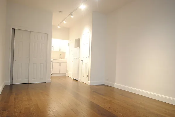 Rented by Bold New York | media 23