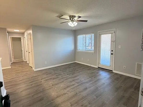 12855 Daybreak Cir, Newport News, VA 23602