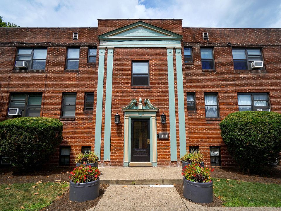 Falconcroft Building at The Flats on Penn