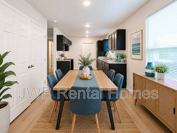 5th image of 2123 Moncrief Rd