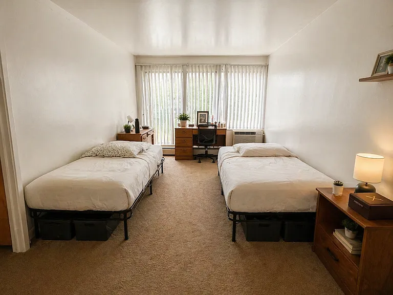 Varsity Management - 515 Walnut — Photo 28