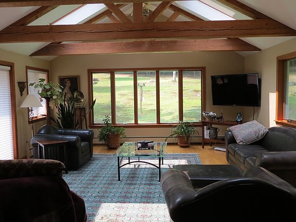  Living room 4 skylights