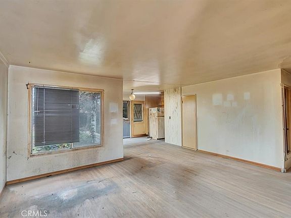 4th image of 674 Capital St