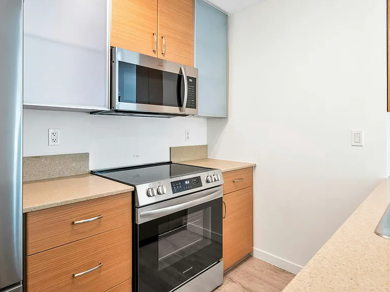 928 Homer St #1601 — Photo 4