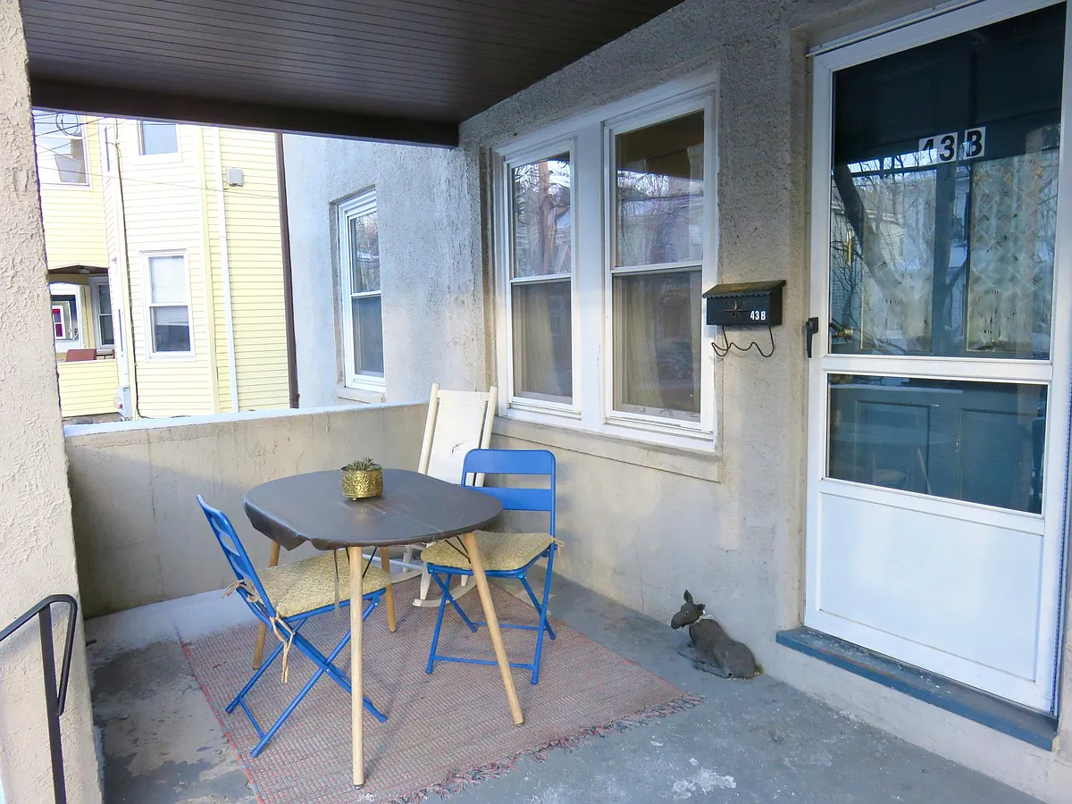 Building Photo - 43 Rich St #B