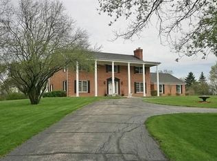 240 Steeplechase Rd, Barrington Hills, IL 60010