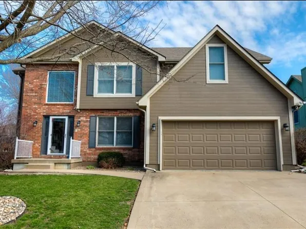 217 NE Paseo Pl, Blue Springs, MO 64014