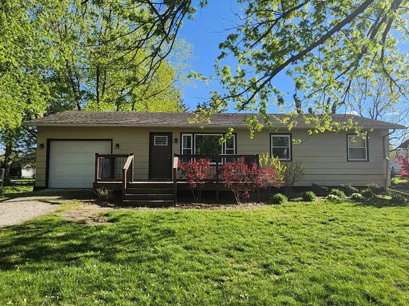 607 Meadow Lane St, Le Roy, IL 61752