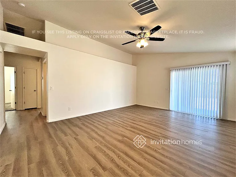 12014 W Holly St — Photo 3