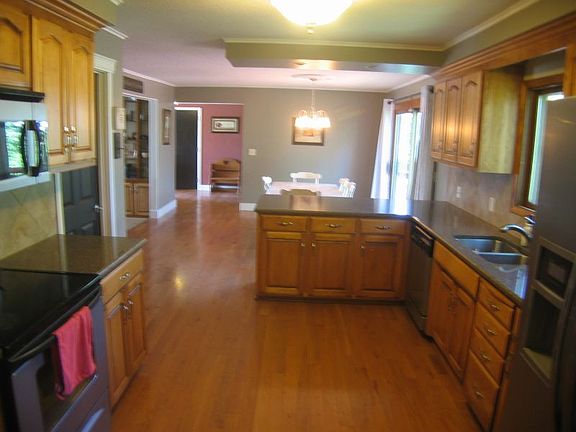 4th image of 56769 221st St