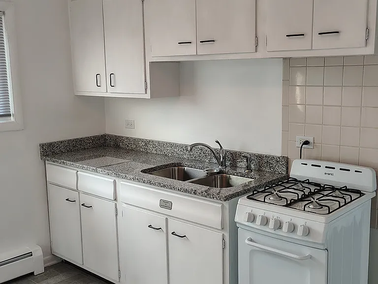 2738 Hessing St #2 — Photo 4