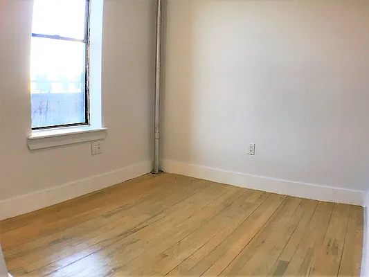 Rented by Lang Realty LLC | media 3