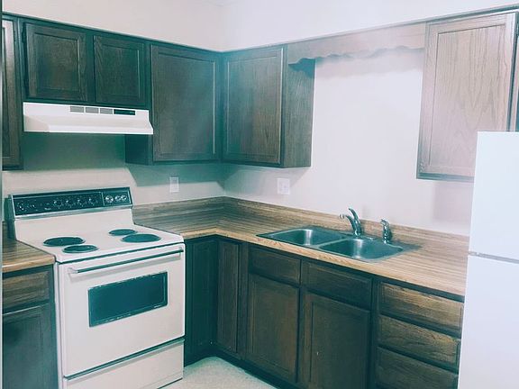 5th image of 104 W 4th St #104