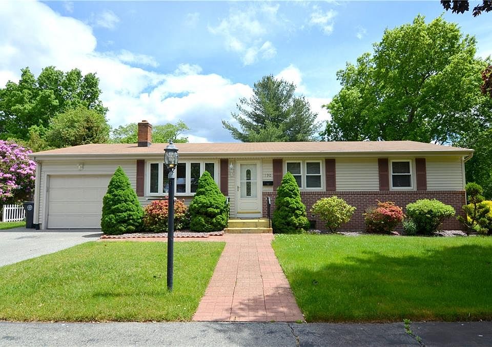 1st image of 190 Lake Garden Dr