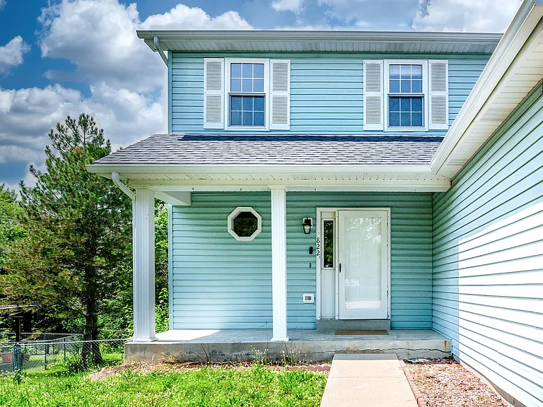 822 Estes Park Dr — Photo 2