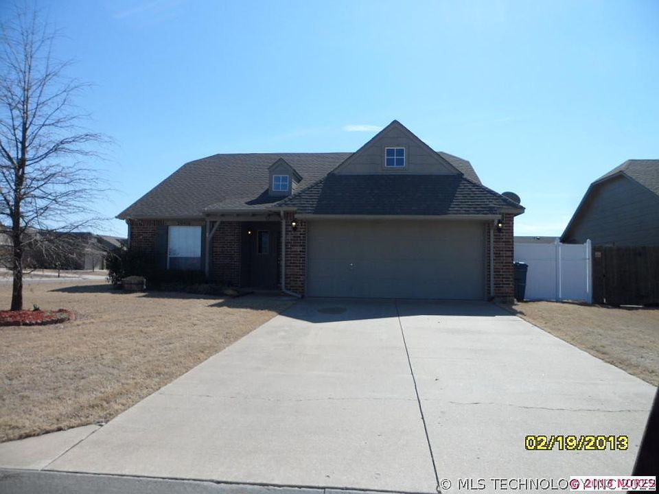 1st image of 20416 E 42nd Pl