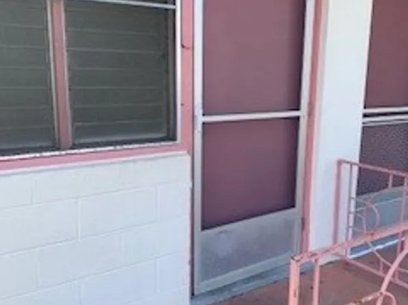 H299ach (REOM), 301 Puuhue Pl #301, Honolulu, HI 96817