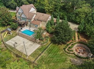 924 Briar Rdg, West Des Moines, IA 50265