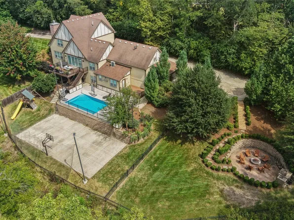 924 Briar Rdg, West Des Moines, IA 50265