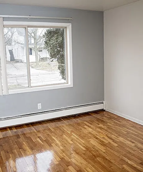 Green Oaks Apartments — Photo 4
