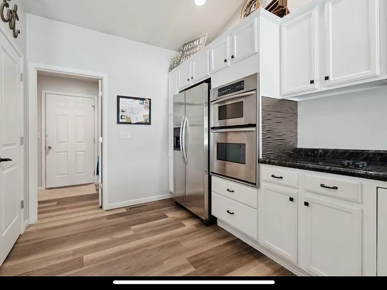 1725 49th St — Photo 2