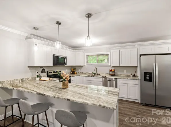 1297 Potter Rd, Lancaster, SC 29720