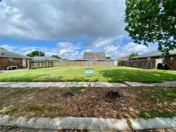 3712 Mumphrey Rd, Chalmette, LA 70043