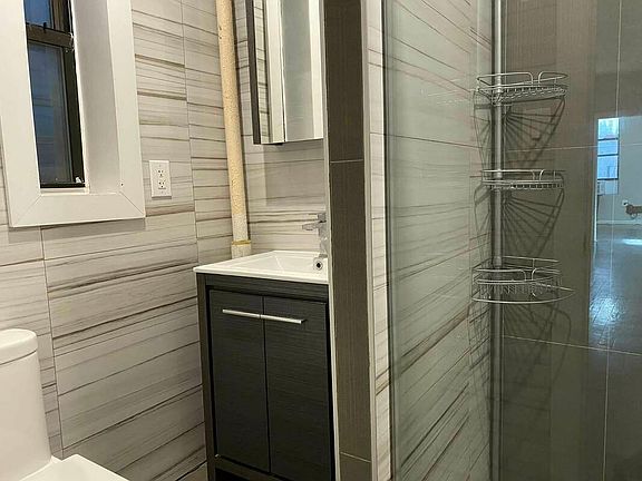 5th image of 328 E 106th St #15A