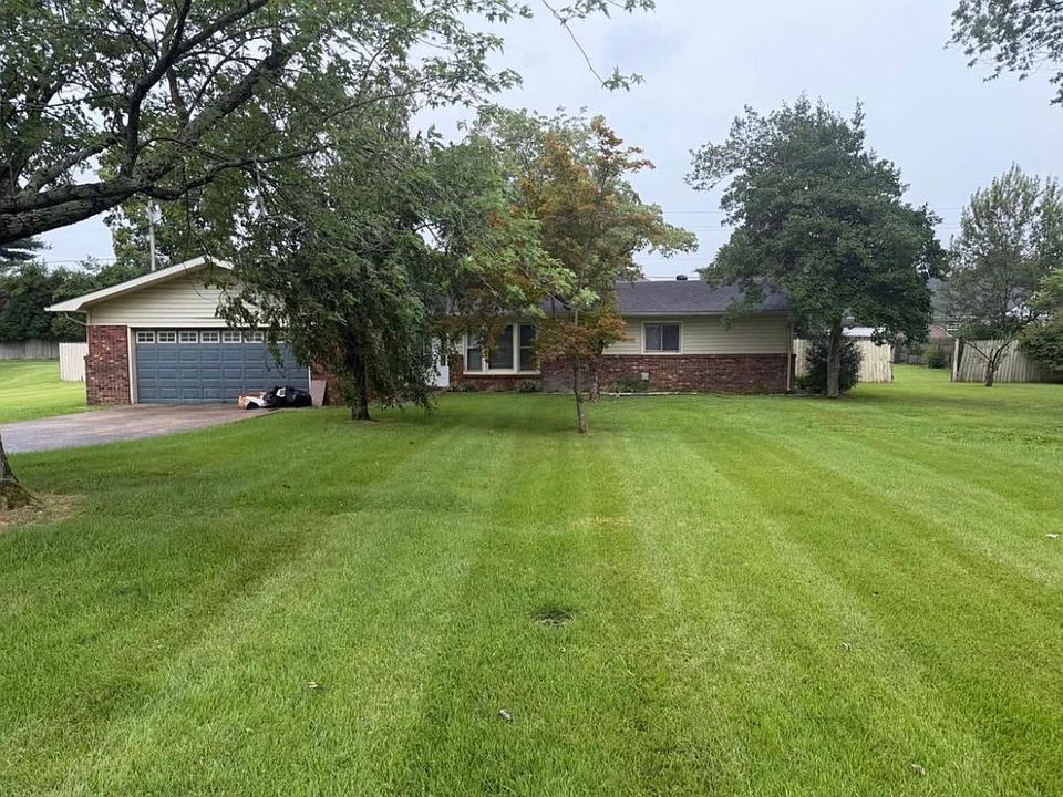 1st image of 453 Dorchester Dr