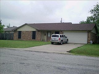1st image of 401 Shady Grove Dr